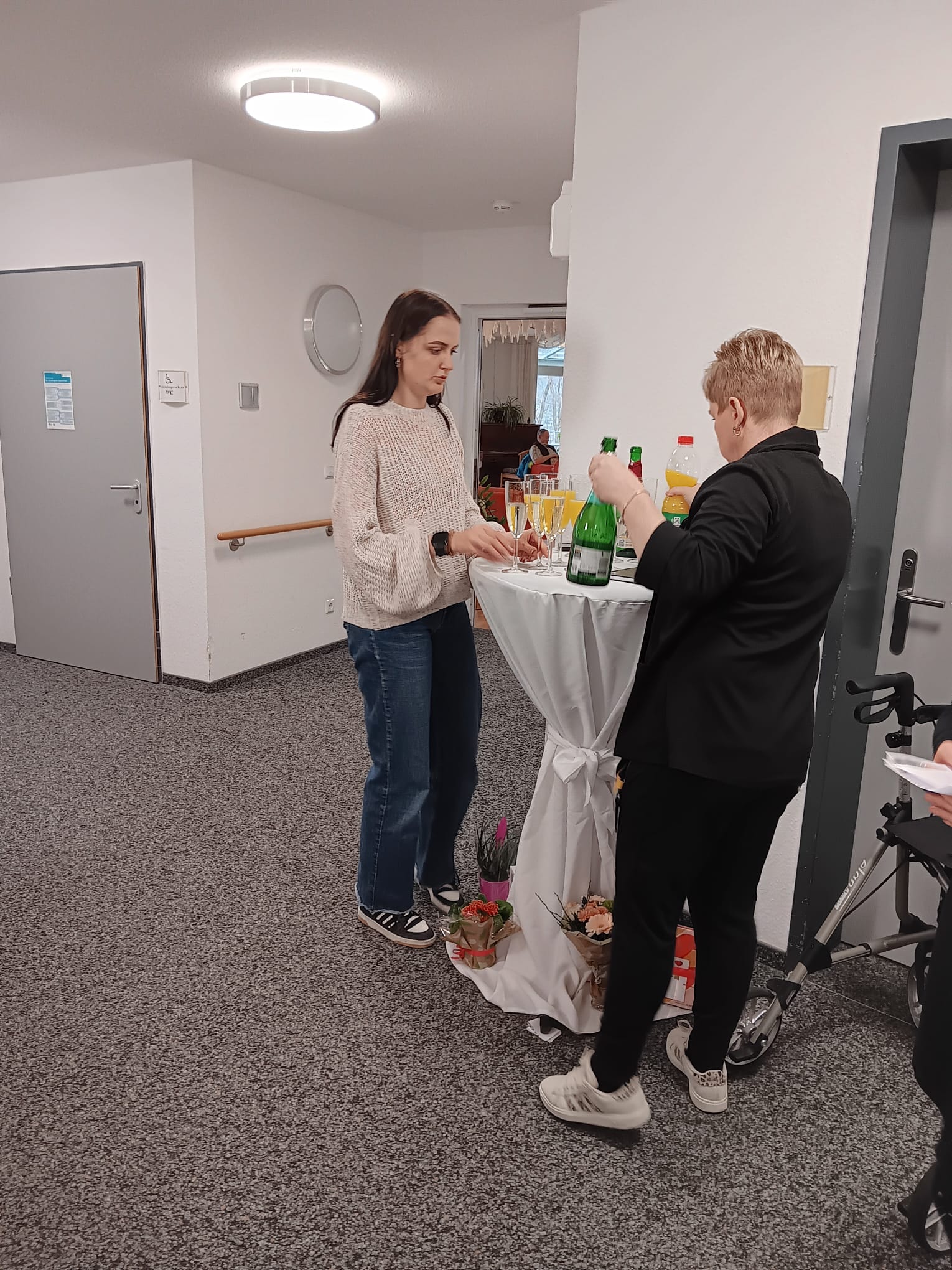 der Stehtisch für den Sektempfang